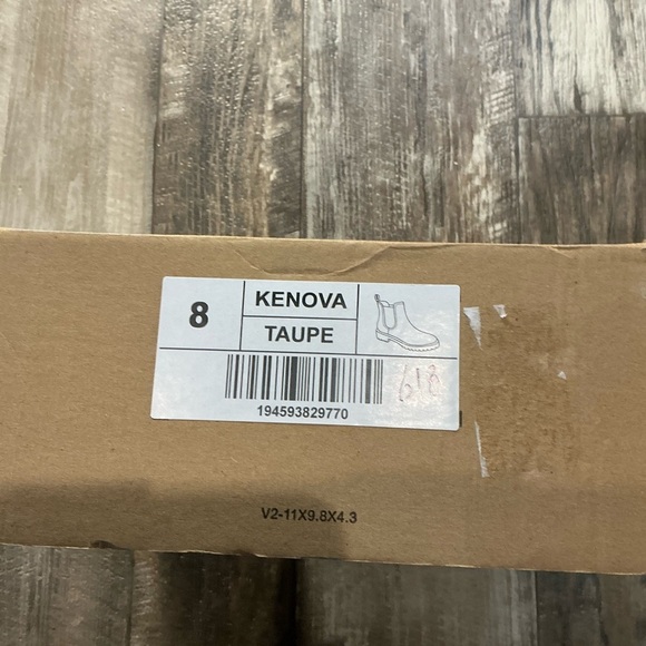 Women’s Tan Chelsea Boots Size 8 - Picture 8 of 12